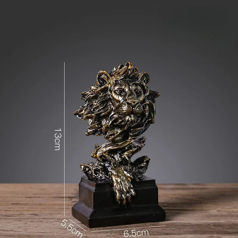 Aesthetic Lion Figure Resin Statue Nordic Vintage Lion Figurine Sculpture Luxury Decor Living Room Decoration Desk Accessories