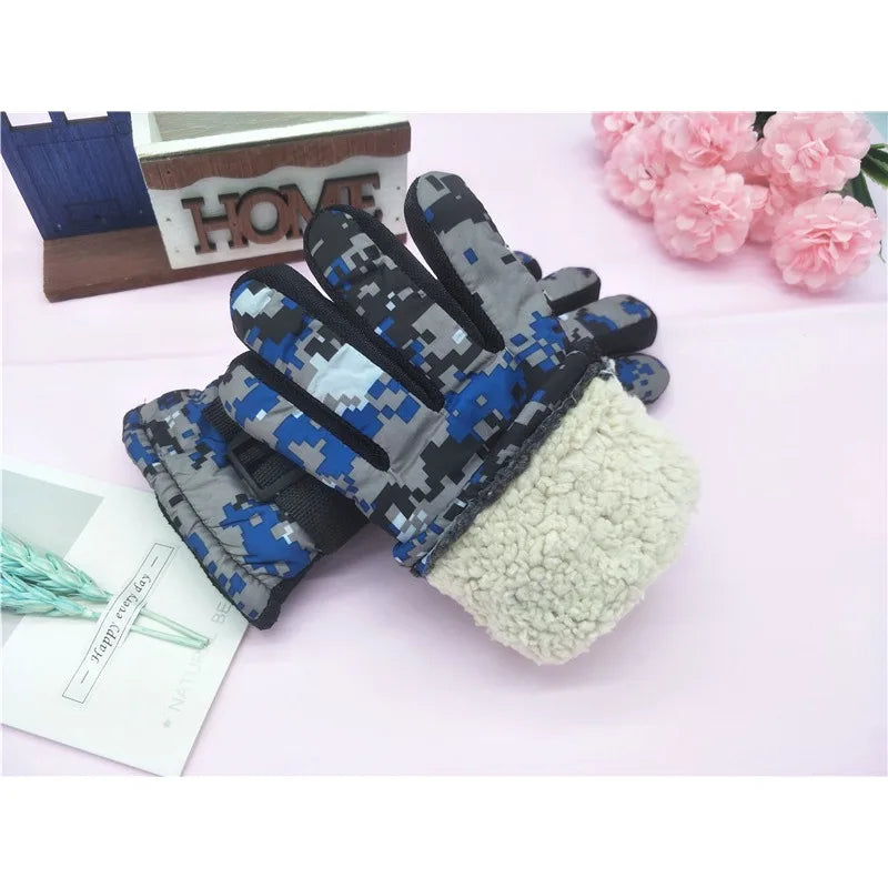 Kids Winter Gloves for Boys Girls 8-12 Years Old Fleece Lined Warm Thick Camouflage Ski Cycling Design Mittens Accessories