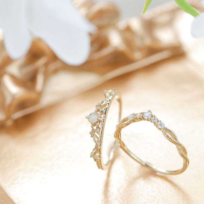 Exquisite Crown Hollow Ring Girl