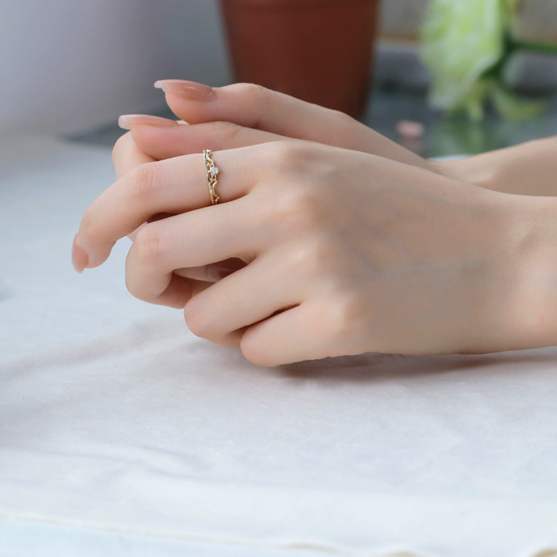 Exquisite Crown Hollow Ring Girl