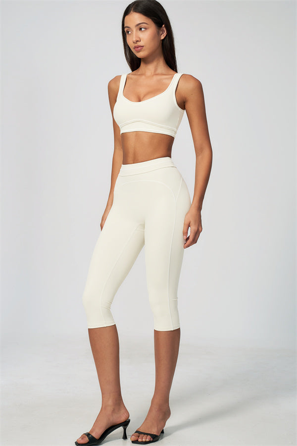 The Amara Sports Bra Capri Leggings 2-Piece Set
