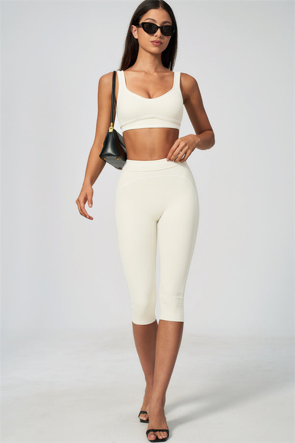 The Amara Sports Bra Capri Leggings 2-Piece Set