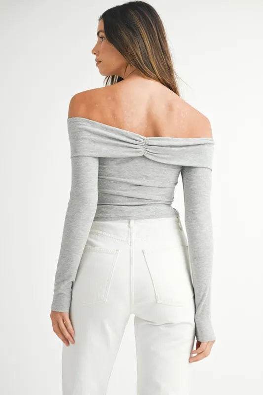 MABLE Off-Shoulder Long Sleeve T-Shirt