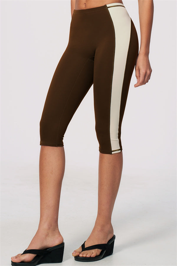 The Sandstone Sports Bra Capri Leggings 2-Piece Set