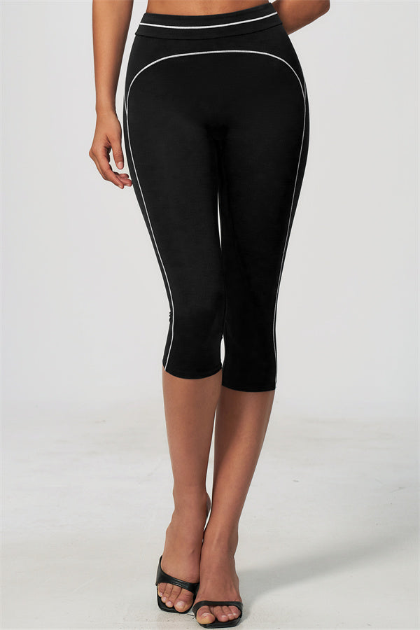 The Amara Sports Bra Capri Leggings 2-Piece Set