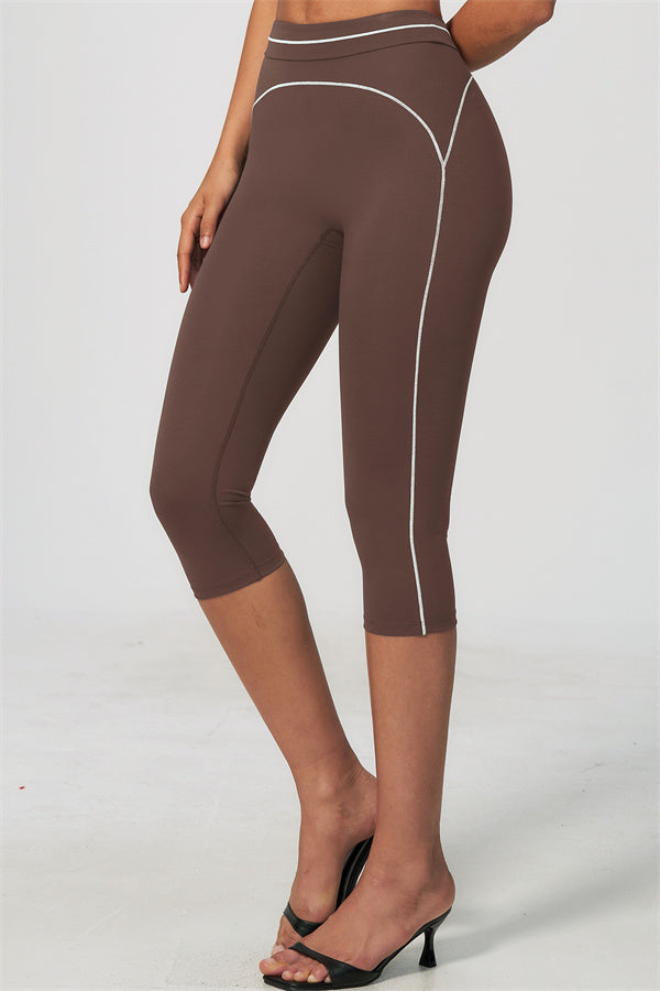 The Amara Sports Bra Capri Leggings 2-Piece Set