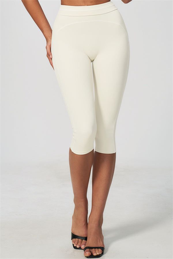 The Amara Sports Bra Capri Leggings 2-Piece Set