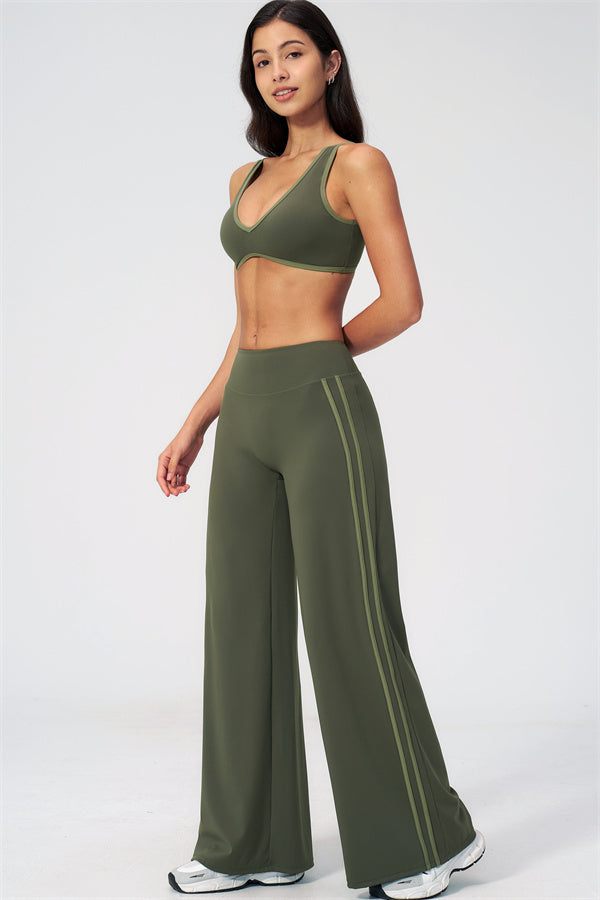 The Evoke Straight Leg Pants