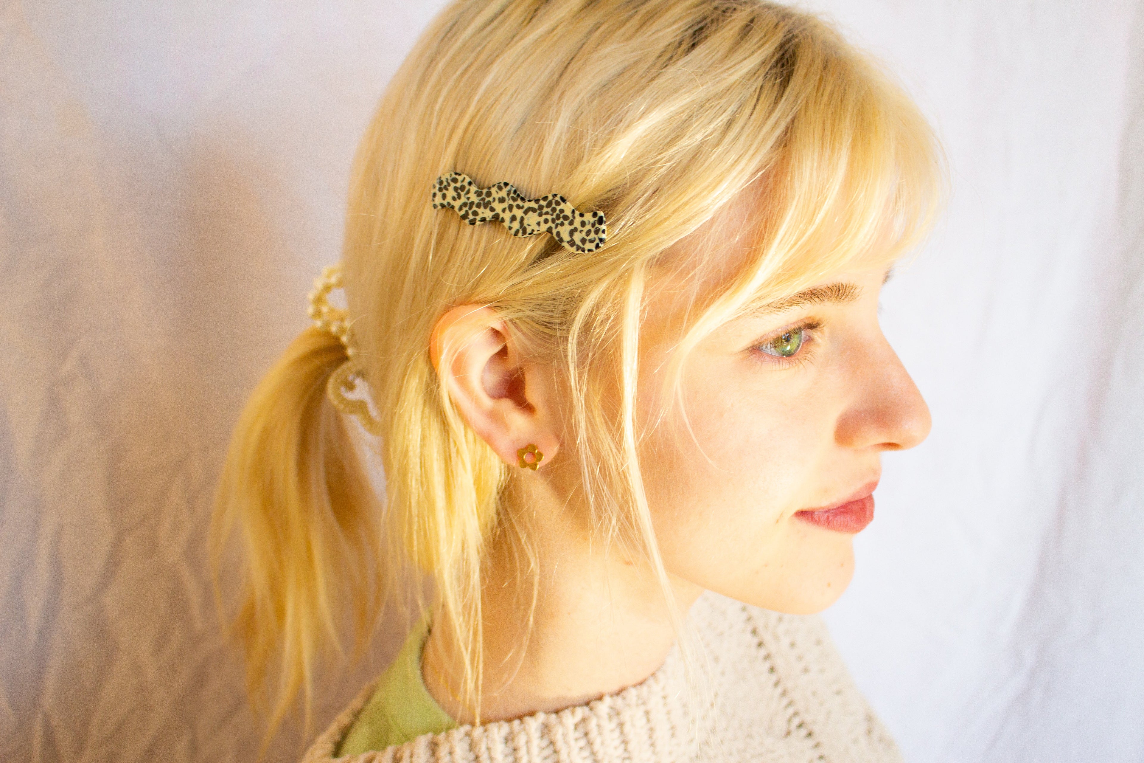 Tiny Daisy Stud Earrring