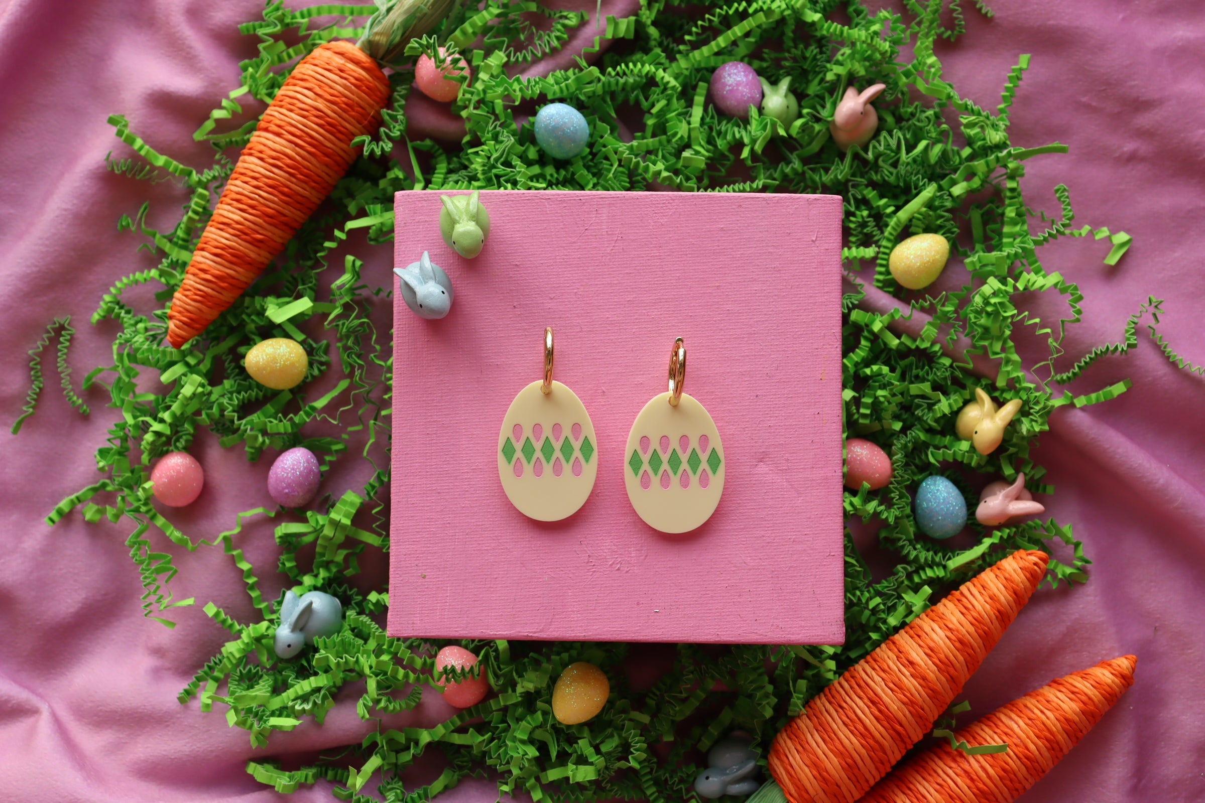 2-in-1 Argyle Eggs